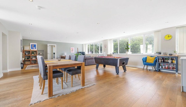 Spacious terraced 3 Bed Luxury Home in Brixton - Pass the Keys