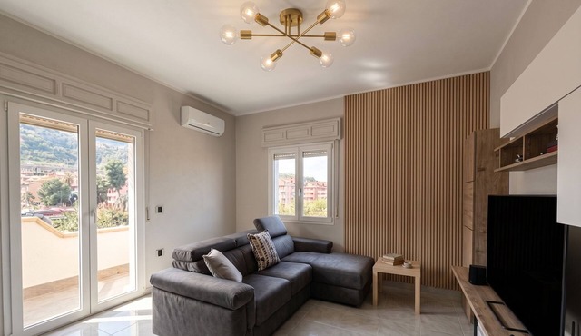 StarHome Modern Apartment on the Costa degli Dei – Central and Close to the Sea