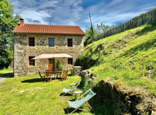 Stone Cottage Near Lac De Vassivière