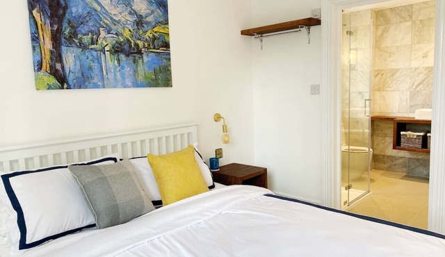 Studio flat near beautiful park