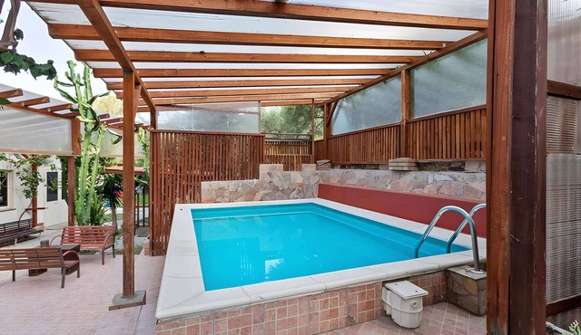 Studio mit Pool
