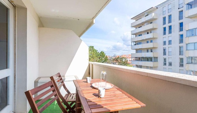 Studio moderne 2* avec balcon, parking, Wi-Fi - Quartier Larochefoucauld à Biarritz - FR-1-3-487