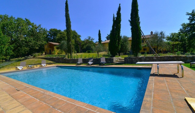 Stunning private villa for 10 guests with private pool, WIFI, TV, patio and panoramic view