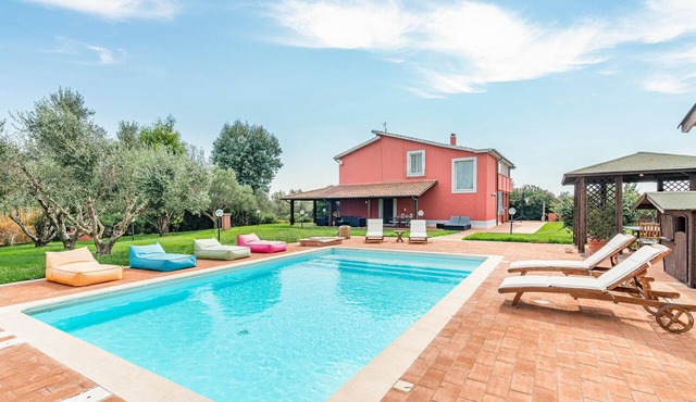 Stunning home in Montalto di Castro