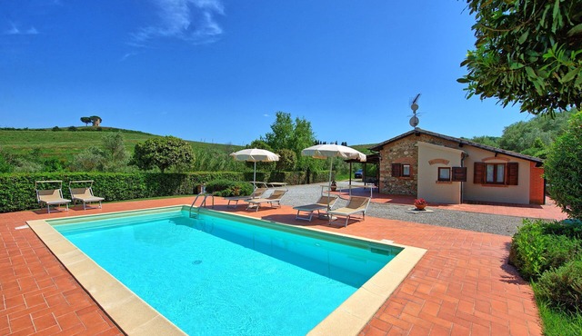 Stunning private villa for 6 people with A/C, WIFI, private pool, TV and panoramic view