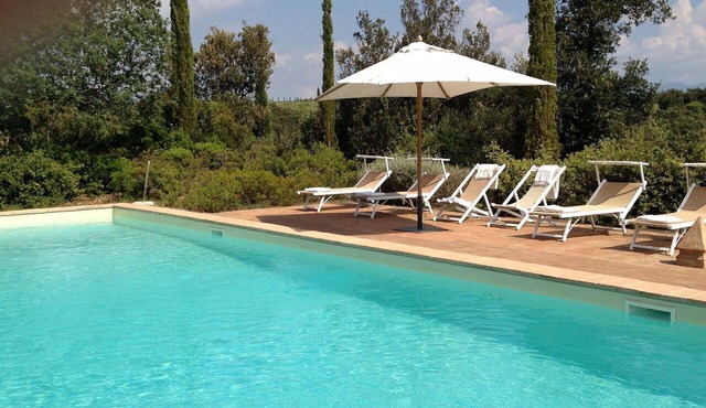 Stunning private villa for 16 guests with private pool, WIFI, A/C, TV and panoramic view