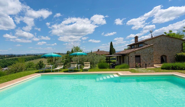 Stunning private villa for 6 people with A/C, private pool, WIFI, TV and panoramic view