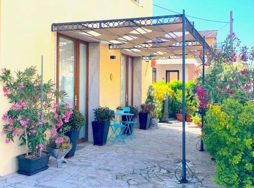Stylish Apartment near Siena I Private Parking & Air Con & WiFi