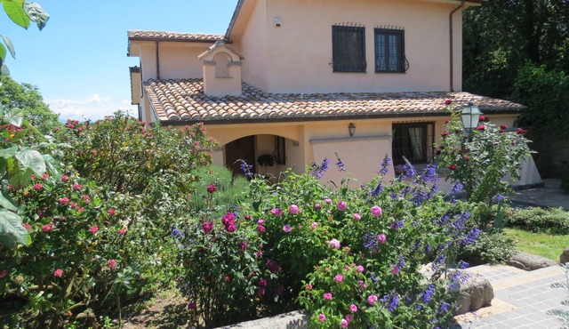 Stylish Villa With Pool Near Rome