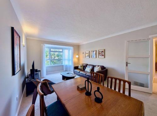 Surbiton Gem 5 Min to Station & Free Parking