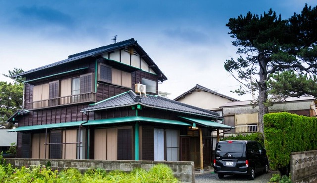 Surfs up! Beautiful Beach House with Onsen, in Nishiizu.