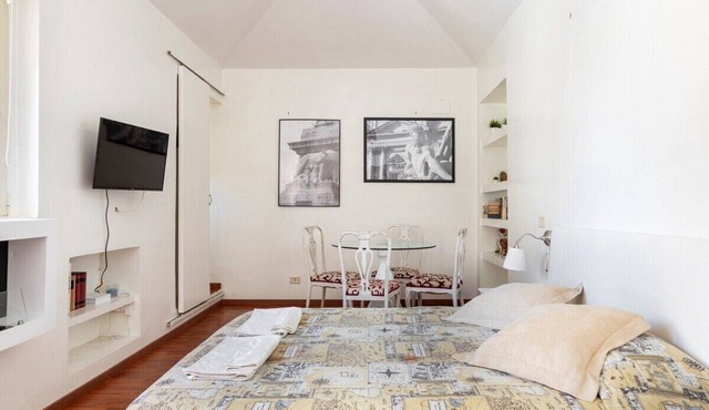 Terrazzo Frattina Penthouse with terrace close to Spanish Steps