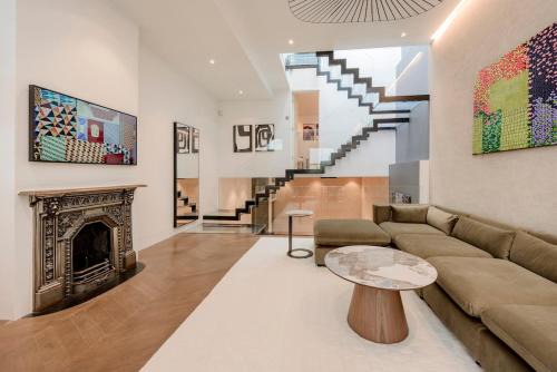 The Glass Mews 4-Storey Luxury Oasis in Bayswater