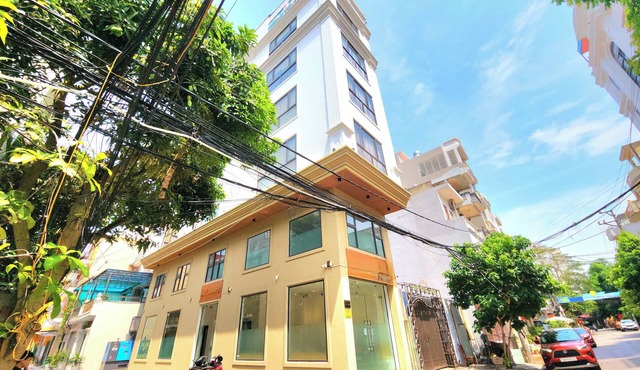 The LuxHomes Royal Apartment