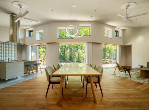 The Villa Nobilis Karuizawaーノビリス軽井沢ー表情の違う2棟のヴィラ
