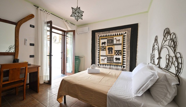 Triple room-Classic-Ensuite with Shower-Garden view