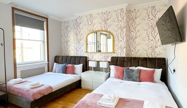 Triple Room with Private Bath in Heart of Fulham