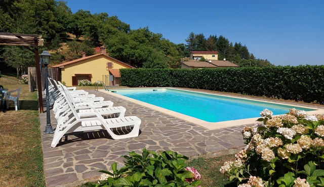 Tuscan villa with private pool and garden overlooking Mount Amiata
