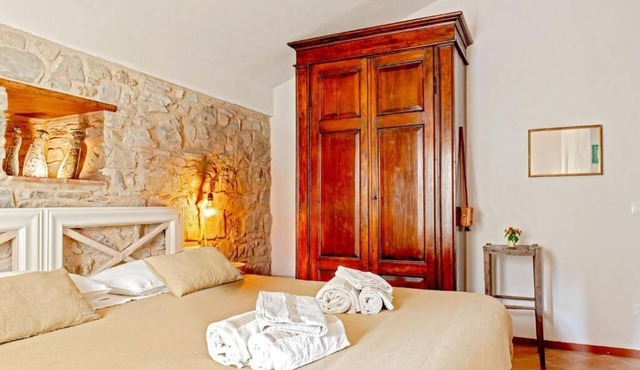 Two Apartments in 16th-Century Farmhouse: Wellness and Nature for Families and Groups