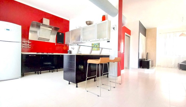 Two minutes from the sea | absolute silence | garden with hammock | full kitchen.