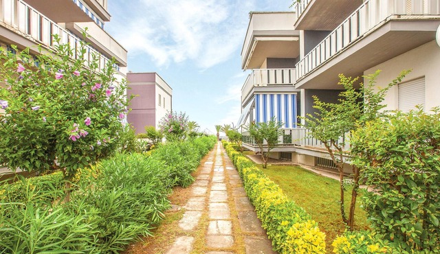 Vacation apartment a few steps from the sea in Villa Rosa, a seaside tourist center with wide sandy
