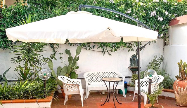 Vacation apartment with private garden and separate entrance in Montauro (Catanzaro province), on on