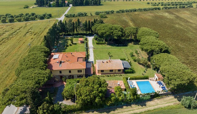 Vacation Apartment 'Podere Nuti - 1 "La Regola" with Shared Pool, Terrace, and Wi-Fi