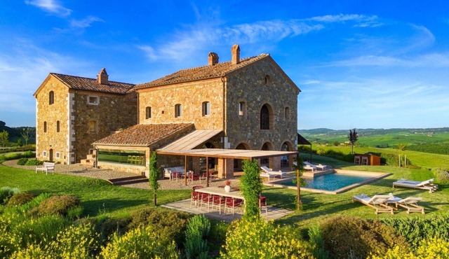 VAL D'ORCIA ESTATE