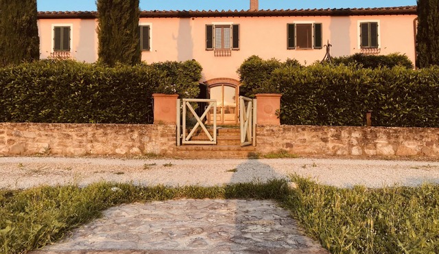 Val D'Orcia, near Siena and Montalcino: villa, panorama and pool