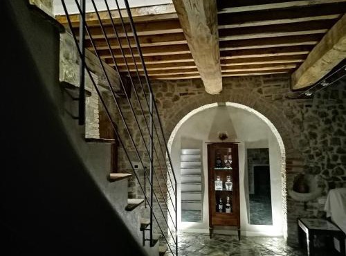 Vecchio Casale Quercetino Luxury Romantic Apartment with Freestanding Tub & Total Privacy