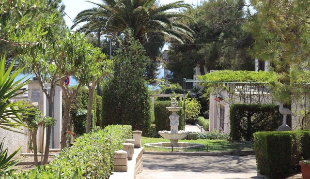 Villa 50 steps from the sea