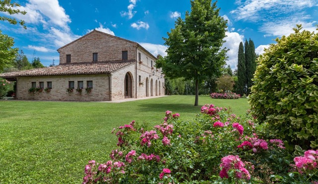 Villa Ambrah 12+1, Emma Villas