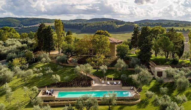 Villa Aretina - Private Villa with Pool in Tuscany