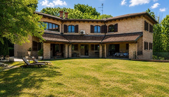 Villa Belvedere San Bartolo by PosarelliVillas
