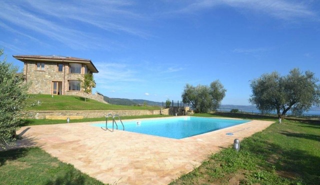 Villa Bolsena - Independent villa with private pool