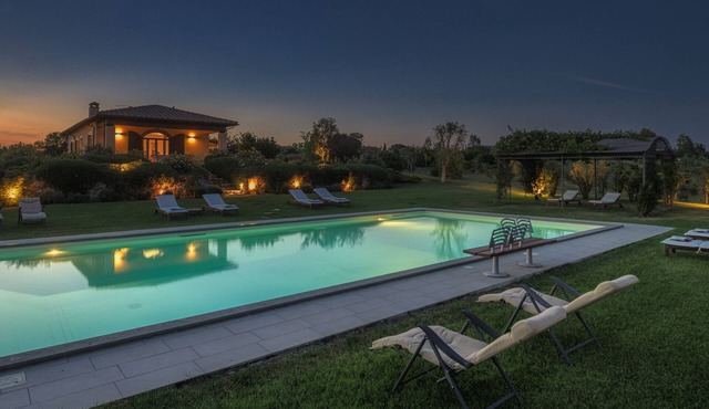 Villa Cacciata Grande 8+3, Emma Villas