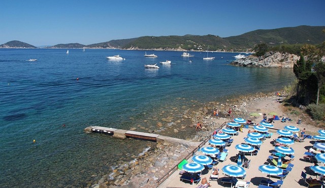 Villa Casa Rosa di Redinoce Elba Island sea front