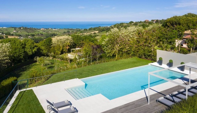 Villa Castelletto - Six Bedroom Villa, Sleeps 14