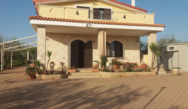 VILLA DI CAMPAGNA 3 KM FROM THE CITY CENTER