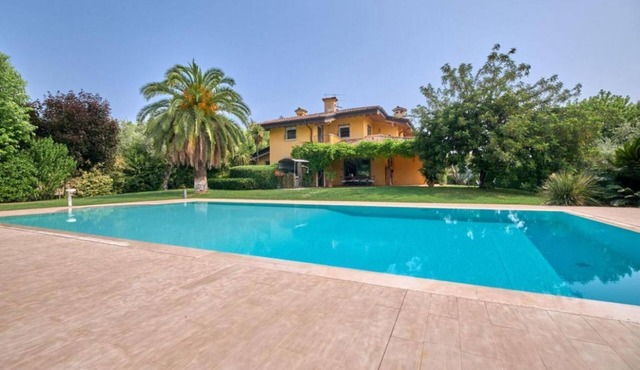 Villa Diletta - Private Pool - Walk to Lake