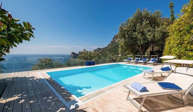 Villa Elena by the sea