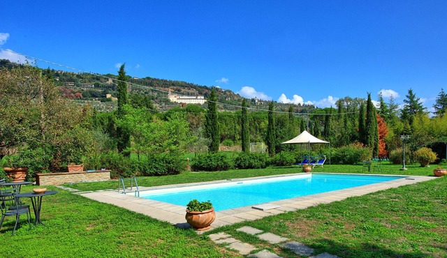 Villa Elisa - Vacation rental with swimming pool near Cortona, Tuscany