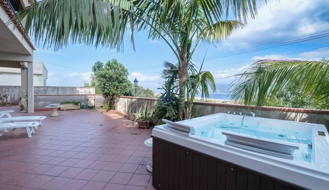 Villa Emy with Sea View, Garden and Wi-Fi