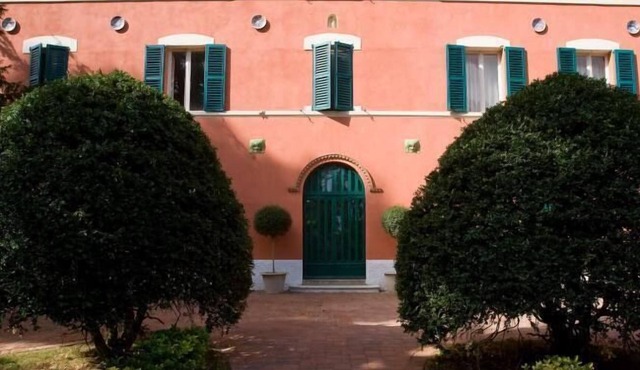 Villa Gioia - Manor house with pool surrounded by greenery