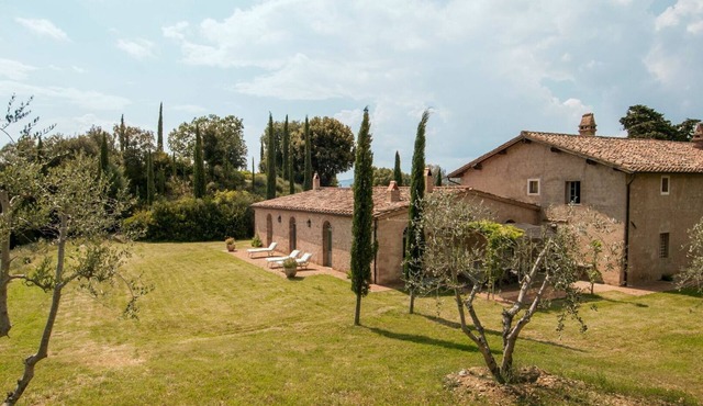 Villa in Montalcino with 6 bedrooms sleeps 12