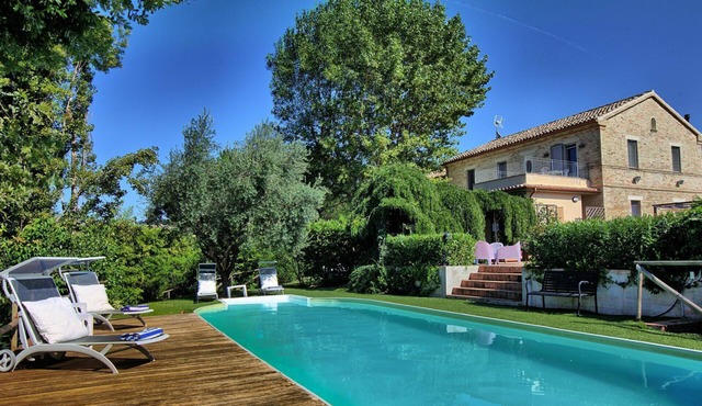 Villa in Ostra with 6 bedrooms sleeps 14