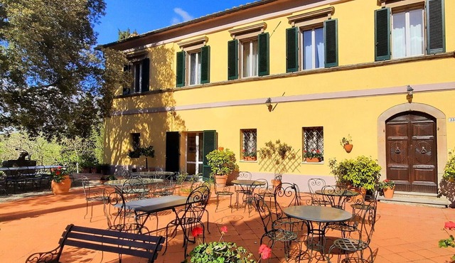 Villa in Radicofani with 13 bedrooms sleeps 28