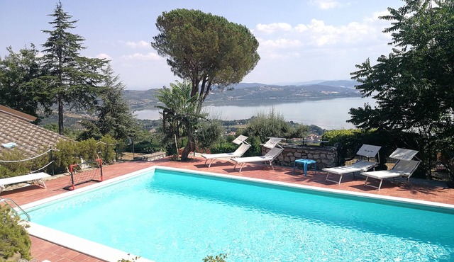 Villa with pool surrounded by nature with stunning views of Lake Trasimeno