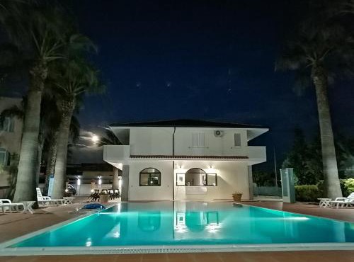 Villa Laura Residence Hotel Apartments & Studios
