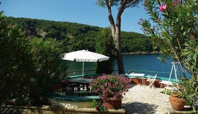 Villa Lia Directly on the Sea